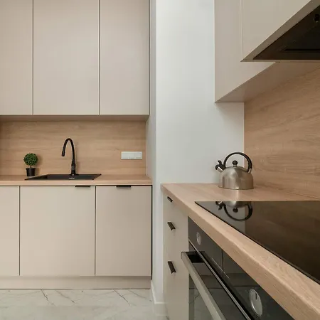 Tobaco Park Ii Modern With Parking Near Atlas Arena In By Renters Daire