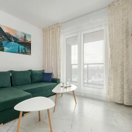 Tabaco Park Ii Modern With Parking Near Atlas Arena In By Renters