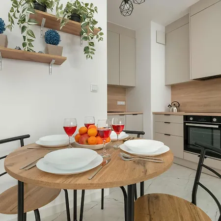 Tobaco Park Ii Modern With Parking Near Atlas Arena In By Renters Daire *