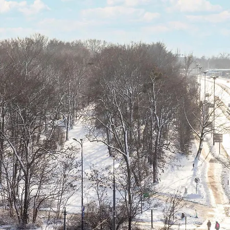 Tobaco Park Ii Modern With Parking Near Atlas Arena In By Renters *