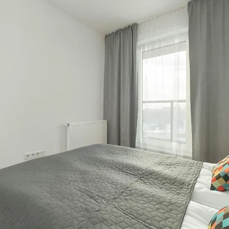 Tobaco Park Ii Modern With Parking Near Atlas Arena In By Renters Daire *